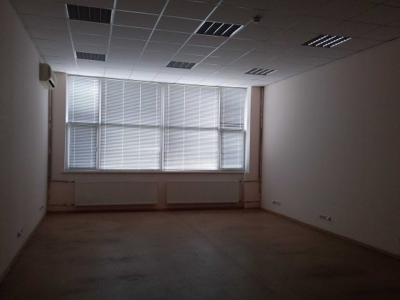 Здається приміщення 50 м² під офіс або стелажне зберігання Бровары