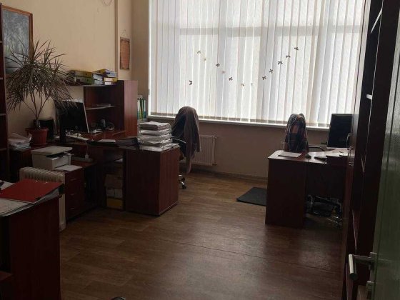 Здаєм  частину  офісних кімнат в довгострокову оренду Бровары