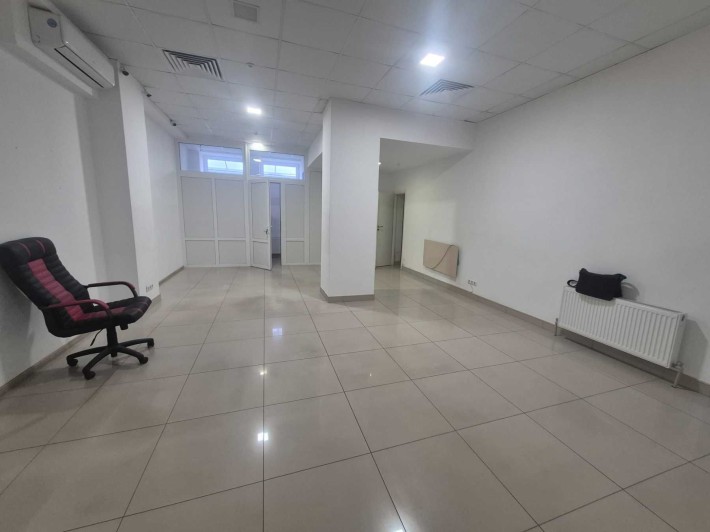 ЗДАМ офісне приміщення 75м2 в центральній частині міста - фото 1