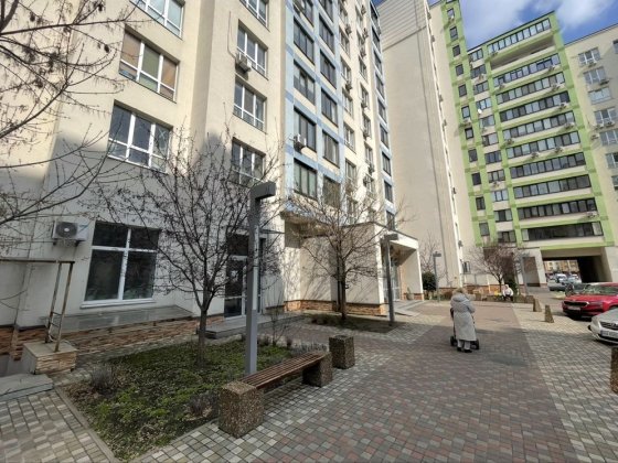 Оренда комерційного приміщення 100 м2 Акварелі-1 Святошинська 27-г