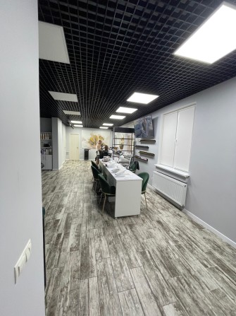 Оренда 135м2 під магазин/салон//офіс, вул. Європейська, 31 - фото 1