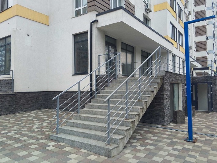 Супертрафікове фасадне приміщення на розі трьох вулиць ЖК Акварелі 2 Вишневе Оренда Можливо частинам - фото 1
