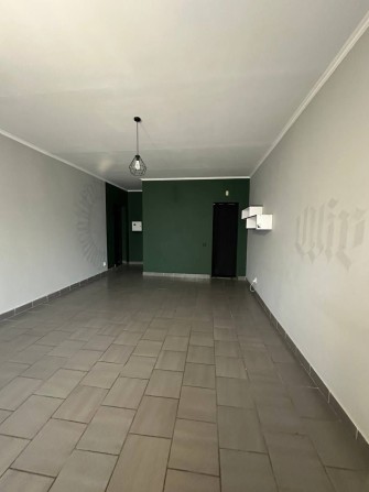 Оренда фасадного офісу 29 м2 в центрі міста - фото 1