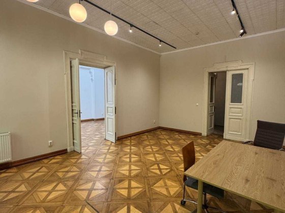 Оренда офісу, комерційного приміщення, 90 м.кв., вул.Січ.Стрільців