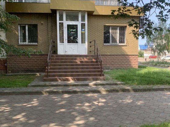 Здам приміщення по Небесної Сотні 90 кв