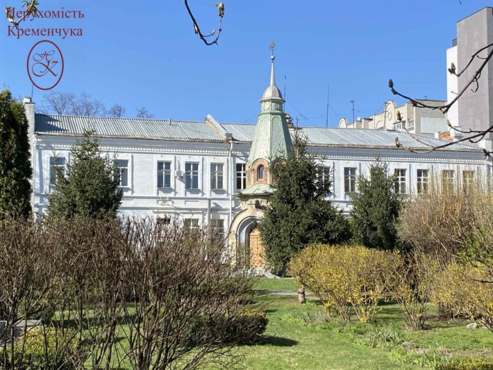 Оренда окремої будівлі з парковою зоною в центрі міста - фото 1