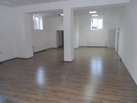 Приміщення 120 м² в центрі під ваш бізнес. Цоколь, h=3.9м,Охоронна сигналізація , оптоволоконний ін- - фото 1