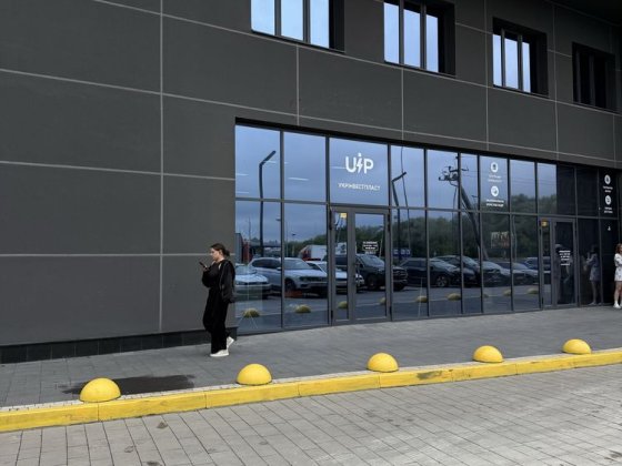 Оренда фасадного комерційного приміщення | 86 м² | вул. Надрічна, 6