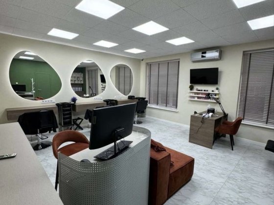 Оренда робочого місця для майстрів перукаря та манікюру. Студія краси. Івано-Франківськ