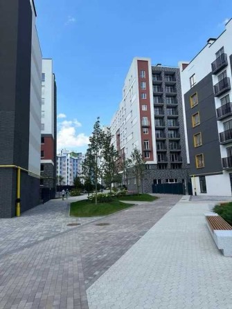 Оренда фасадного комерційного приміщення 88 м² біля нової Фори та набережної. Канікули на ремонт. - фото 1