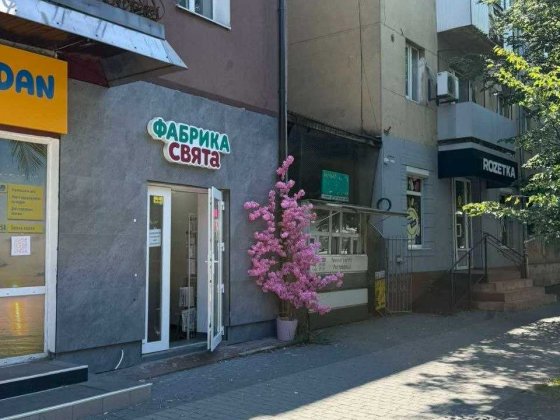 Оренда фасадного приміщення