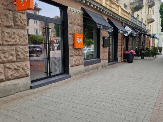 ЦЕНТР: ТОП ФАСАД 52 м² на пр. Волі 8 (Ясочка) МЕГАПРОХІДНІСТЬ! ВЛАСНИК. Панорамні вітрини. Ідеальне  Луцк