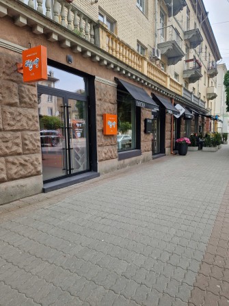ЦЕНТР: ТОП ФАСАД 52 м² на пр. Волі 8 (Ясочка) МЕГАПРОХІДНІСТЬ! ВЛАСНИК. Панорамні вітрини. Ідеальне  - фото 1