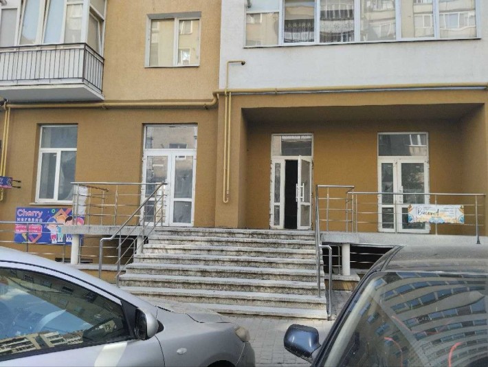 Здається в оренду приміщення в Пасічній вул Тролейбусна 195 м2 - фото 1