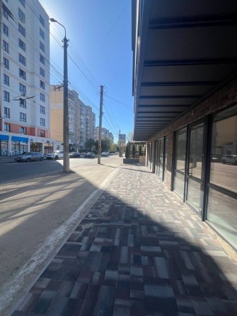 Актуальна оренда фасадного приміщення в центрі міста! - фото 1