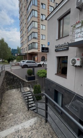 Оренда (і продаж) сучасного офісного приміщення (квартири) просп. Волі, центр міста 62 м2 - фото 1