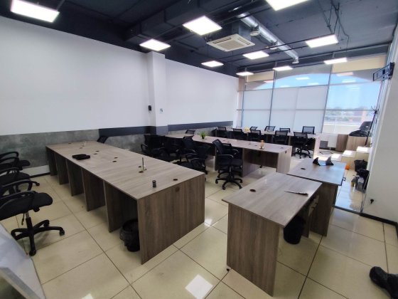 Офіс, у центральній частині міста, з ремонтом, 450 м2