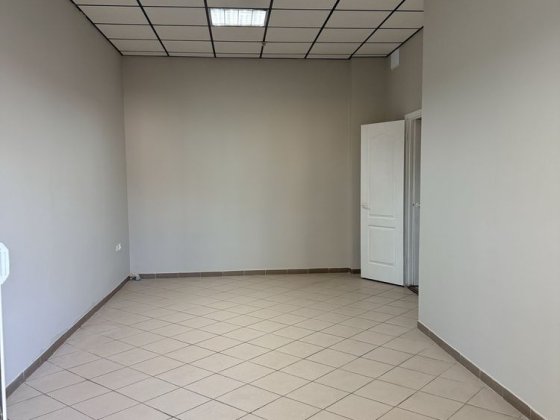 Оренда під магазин, офіс, перукарню