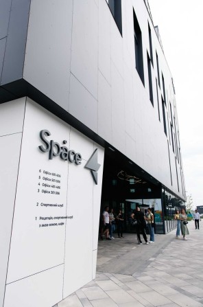 Офіс 86 м² з великою парковкою та цілодобовим доступом. Бізнес-центр SPACE4 - фото 1