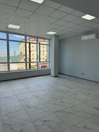 Оренда приміщення, світло не вимикають, фасад, н/б. - фото 1