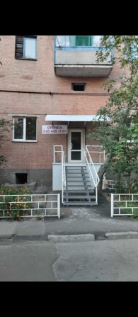 Комерційне приміщення (Миру, 9), окремий вхід з двору - фото 1