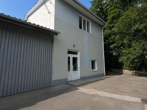 Здається в оренду комерційне приміщення – 180 м² Рівне
