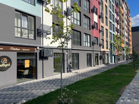 Оренда комерційного приміщення в сучасному житловому комплексі. Рівне