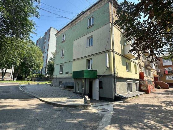 Ст. Бандери 41м2 Здам Фасадне Кутове приміщення з Хорошим Трафіком та Ремонтом Ровно