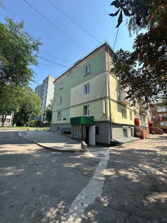 Ст. Бандери 41м2 Здам Фасадне Кутове приміщення з Хорошим Трафіком та Ремонтом - фото 1
