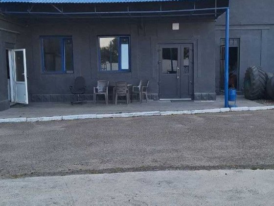 Здається в оренду комерційне приміщення з прилеглою територією Черновцы