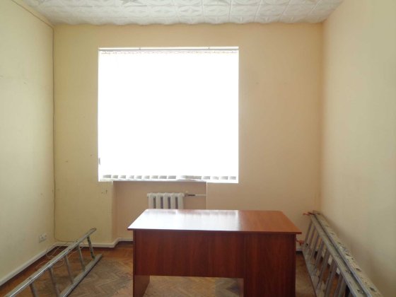 Офіс 1 поверх 14м2. Резервне живлення 24/7. Обігрів офісу взимку не залежить від Електроенергії. Інт Черкаси