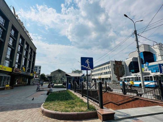 ЦЕНТР 10м2 Здам Торгову площі в підземному переході біля ЦУМа з Активним Трафіком Рівне