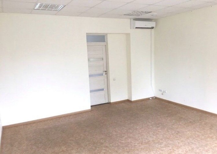 Здається офіс в центрі м. Рівне (БЦ Словацький) - фото 1