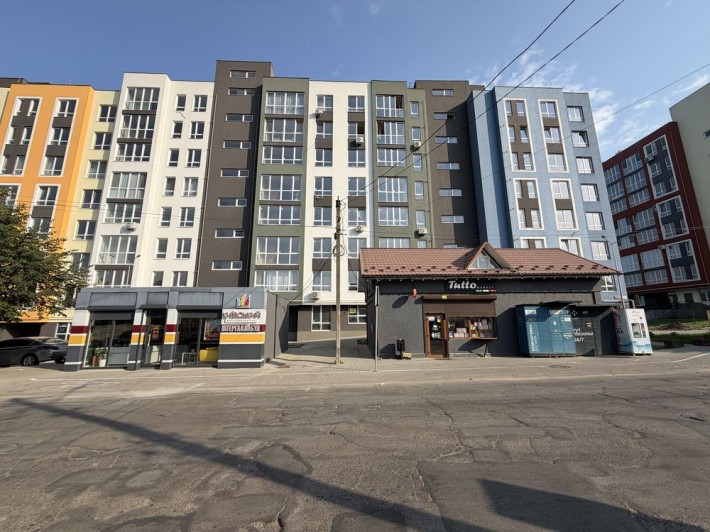Здається фасадне приміщення в новобудові - фото 1