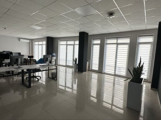 Оренда офісу на Швабській 450 м.кв. Open space, без відключень електроенергіі Ужгород