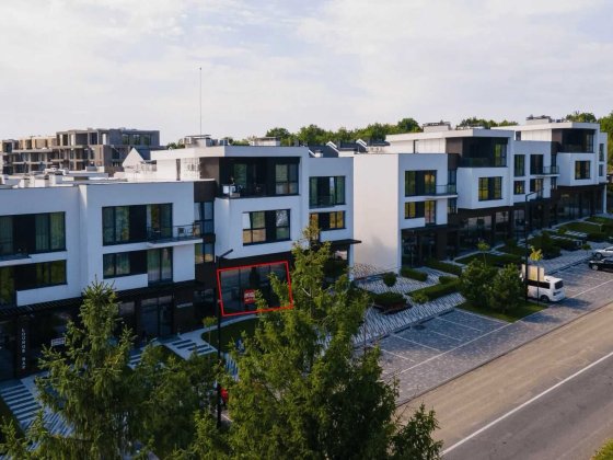 Оренда комерційного приміщення 30,4 м² ｜ КМ SHERWOOD ｜ Ужгород ｜ Перший поверх ｜ Під магазин або офі Ужгород