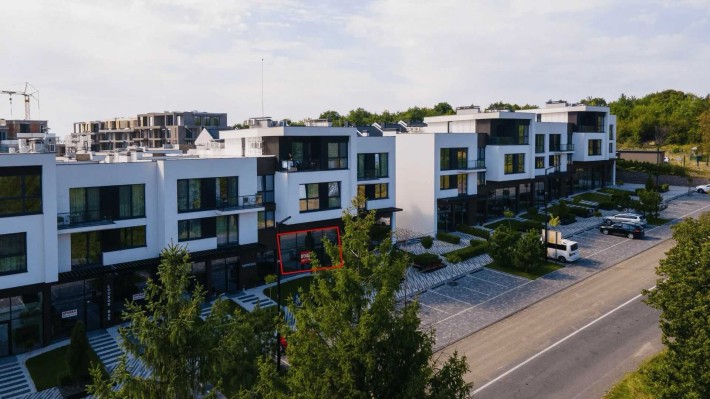 Оренда комерційного приміщення 30,4 м² ｜ КМ SHERWOOD ｜ Ужгород ｜ Перший поверх ｜ Під магазин або офі - фото 1