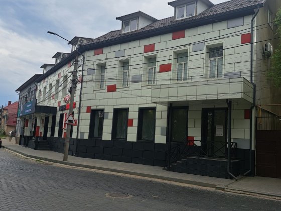 Здається фасадне приміщення від власника Черновцы