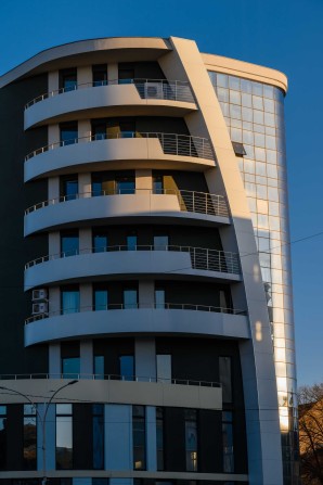 Оренда офісу 29,8 м² з ремонтом｜ DREAM CITY BUSINESS CENTER ｜ Центр Ужгорода ｜ вул. Гойди ｜ Без комі - фото 1