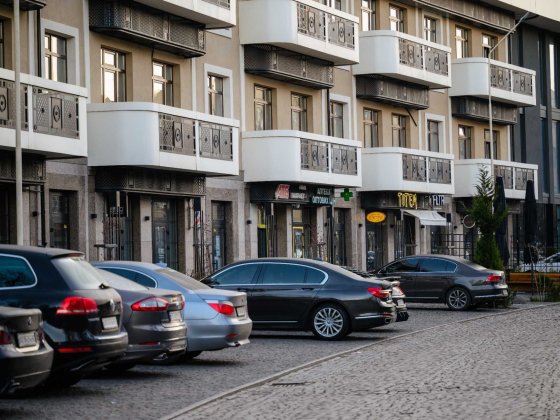 Оренда комерційного приміщення 74,7 м² з ремонтом та балконом ｜ DREAM CITY BUSINESS CENTER ｜ Центр У Ужгород