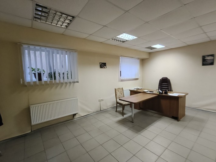 Оренда приміщення 32 кв.м біля ринку на Сэдова - фото 1