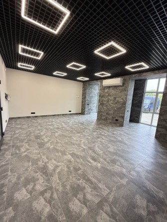 Приміщення в Самому Центрі 50 м.кв. з сучасним Дизайнерським ремонтом - фото 1
