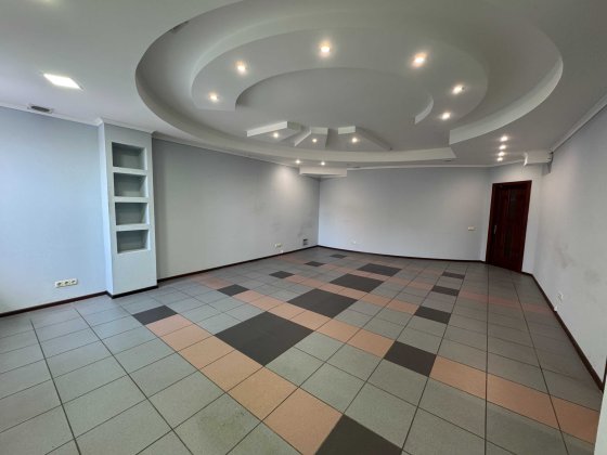 Кабінет в центрі, вартість з комунальними Черкаси