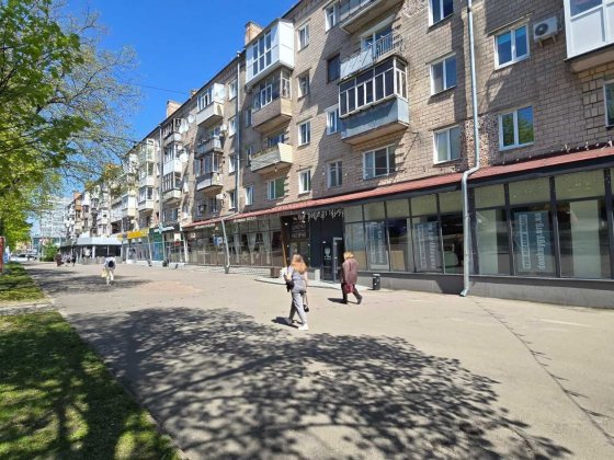 Оренда фасадного приміщення 170 м2 в центрі міста Чернігів