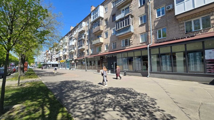 Оренда фасадного приміщення 170 м2 в центрі міста - фото 1