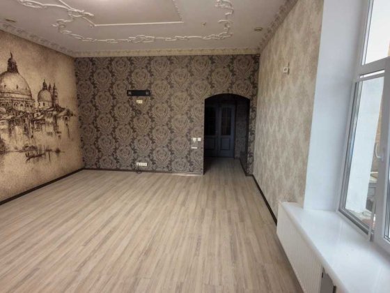 Приміщення 40 м² «під ключ» м. Чернігів у центрі (Червона площа). 1 поверх, окремий вхід. ПЕРША ЗДАЧ