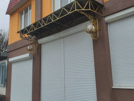 Здається фасадне комерційне приміщення 112м2 з парковкою Черкассы