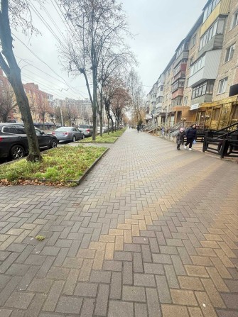 Оренда комерційного ФАСАДНОГО ПРИМІЩЕННЯ з ОКРЕМИМ ВХОДОМ. Площа 73 кв.м. Зроблений ремонт, р-н ВИШЕ - фото 1