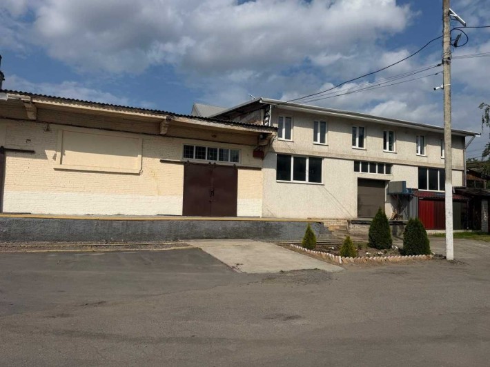 Оренда складу з рампою у Вінниці | 150 м² + офіс 38,5 м² | Заїзд для фур - фото 1