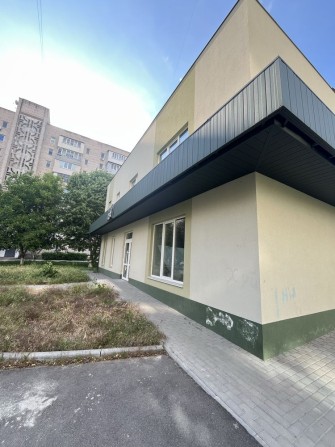 Оренда комерційного приміщення на вул. Олега Антонова. - фото 1
